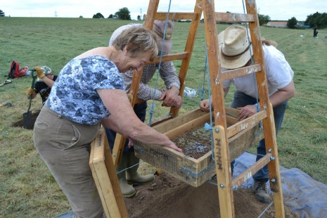 Archaeology volunteers volunteering, Community Archaeology in Sherwood Forest