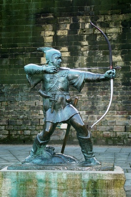 The Robin Hood statue outside Nottingham Castle